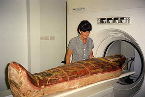 Artemidorus mummy in scanner