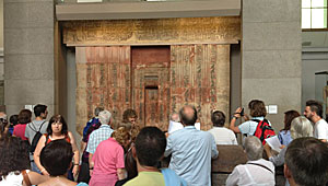 BSS students translating the inscription of Ptahshepses in the British Museum